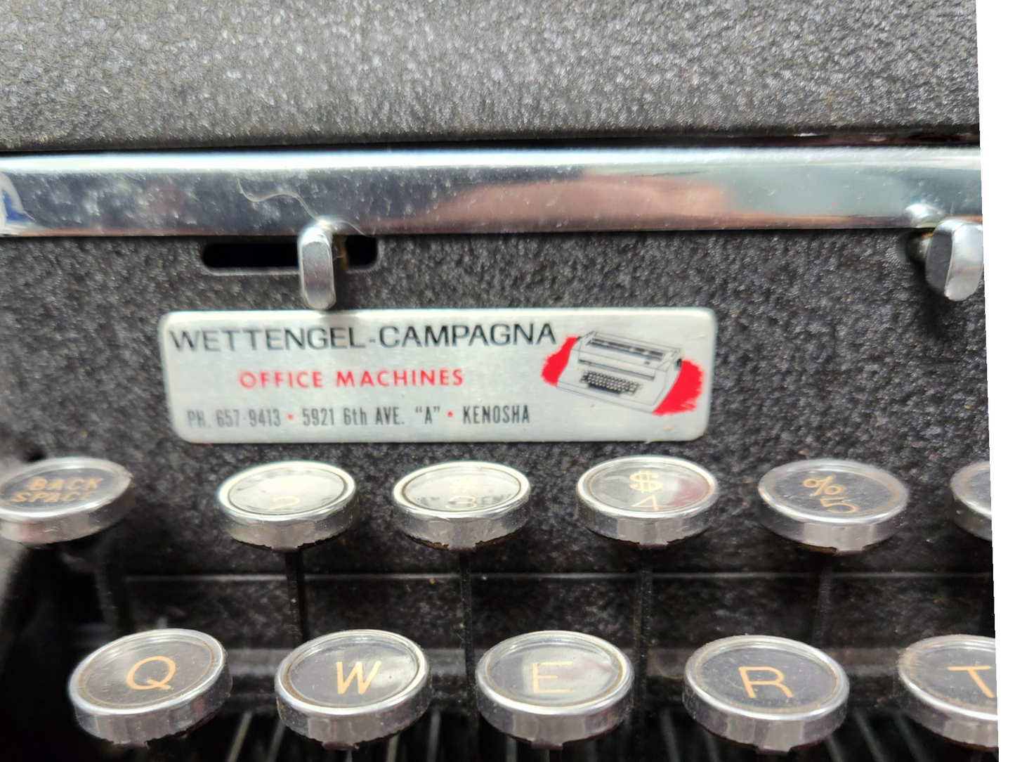 Vintage Royal Manual Portable Typewritter with Hardcase