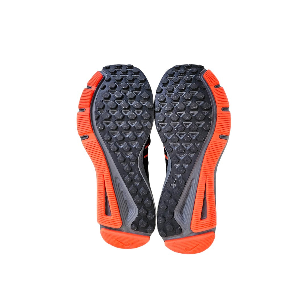 Men's' Nike Swift Fitsole Black/Grey with Orange Strips Size 10