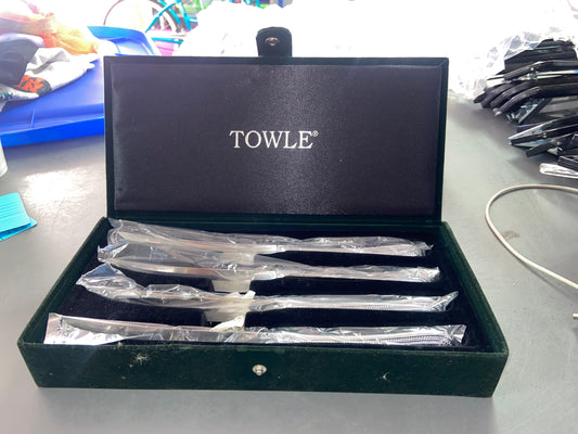NIB Set of 4 Towle Stainless Steel Steak Knives